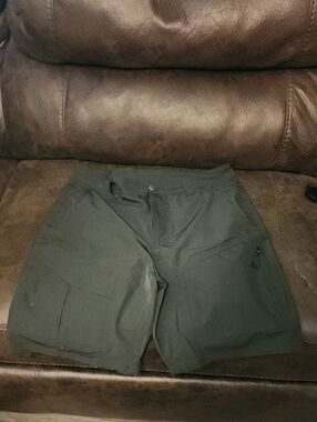 Hawke & Co Olive Cargo Shorts with Zip Pocket